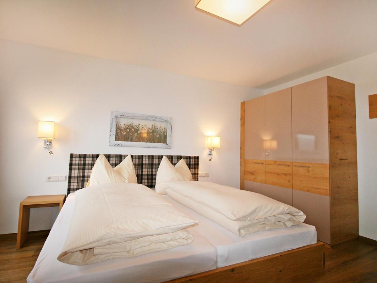 Holiday Home Happy By Interhome Eben Im Pongau Exteriör bild