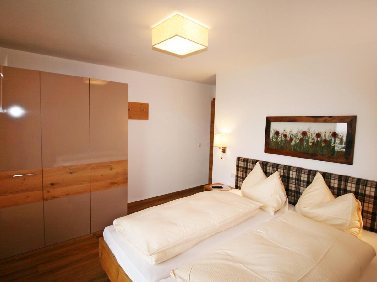 Holiday Home Happy By Interhome Eben Im Pongau Exteriör bild